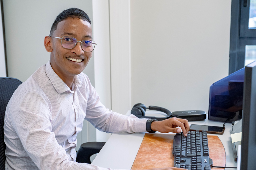 Photo collaborateur à son bureau - ASB CONSEIL - Cabinet d'expertise comptable sur Toulouse à Balma